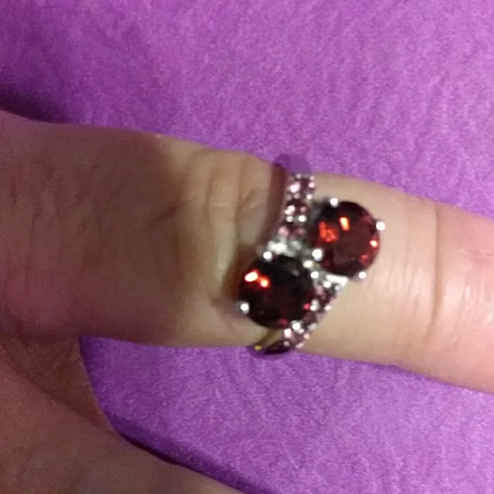 STERLING! *8* STONE/MOZAMBIQUE-RED GARNET/ BYPASS RING. (R-75543)